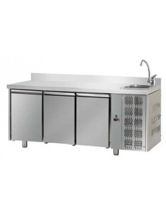 Mesa refrigerada con panel frontal y fregadero, 3 puertas...