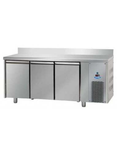 Mesa refrigerada con panel frontal y 3 puertas...