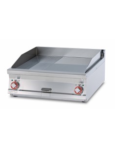 Fry top electric - 1/2 smooth plate 1/2 chrome-lined...