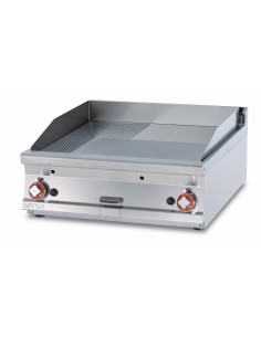 Fry top gas - 1/2 smooth plate 1/2 chrome-lined plate -...