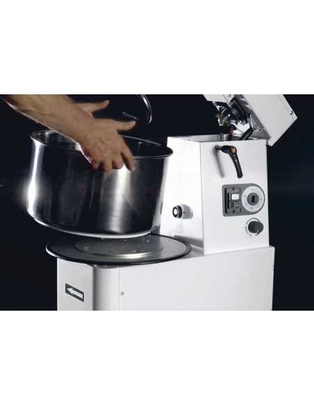 Impastatrice a spirale - Variatore velocità - Capacità Kg 17/lt22 - cm 39 x 67 x 73.5 h