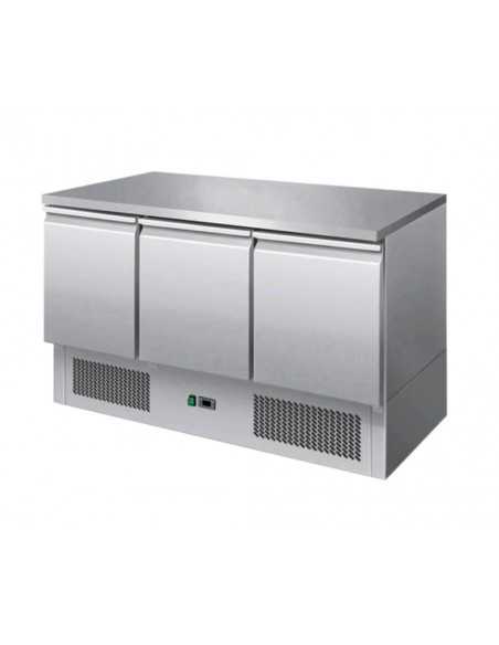 Saladette refrigerada con 3 puertas - cm 136,5 x 70 x 94,3h Saladette refrigerada con 3 puertas - cm 136,5 x 70 x 94,3h