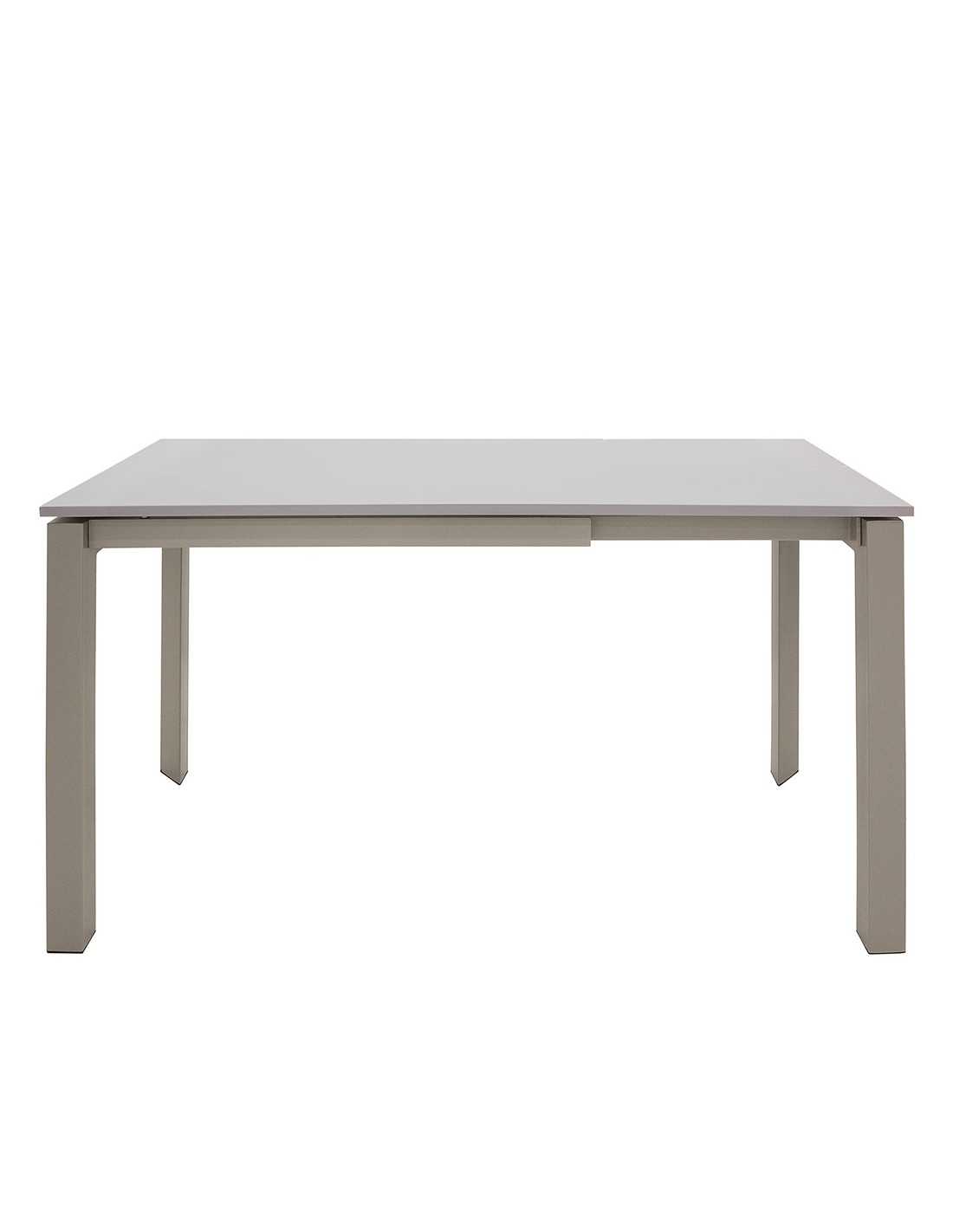 Indoor table Structure in painted metal Extendable top in lacquered