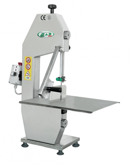 Kit Completo Macelleria con Armadio Frigorifero, Tritacarne, Segaossa e Armadio Salumi