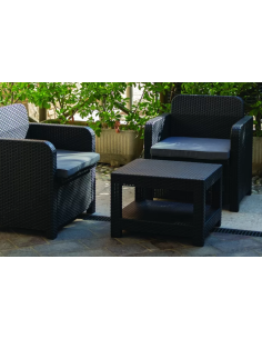 Set in rattan - Due poltrone - Tavolo cm 67.5 x 57 x 42 h 2