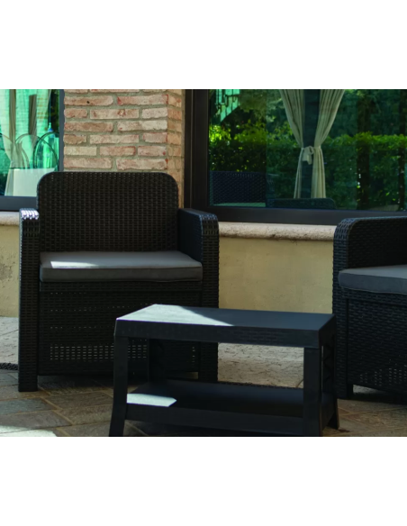Set in rattan - Due poltrone - Tavolo cm 59 x 35 x 36 h