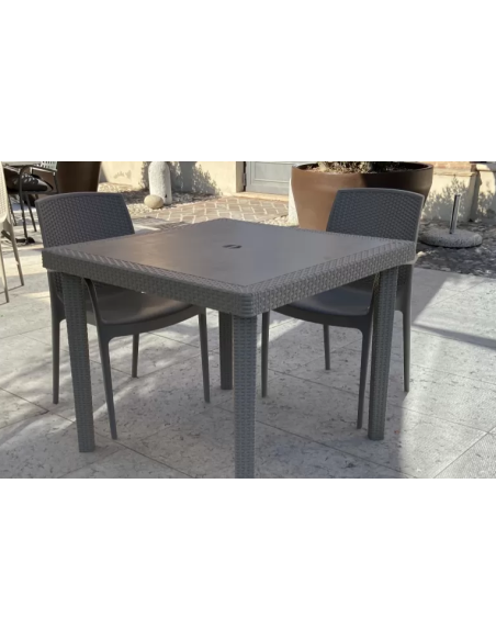 Table in polymer - Dimensions cm 90 x 90 x 74.5 h