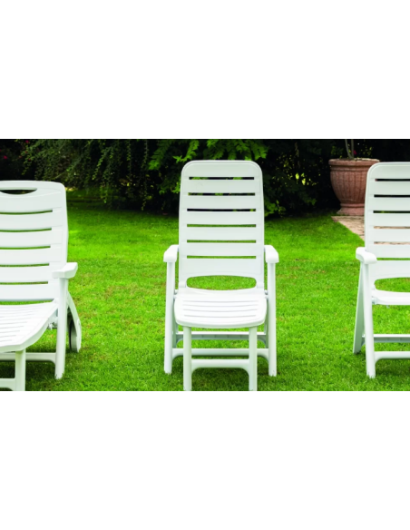 Sillón de polipropileno - Ajustable - Poggiapiedi - Dimensiones cm 103 x 62 x 110.5 h