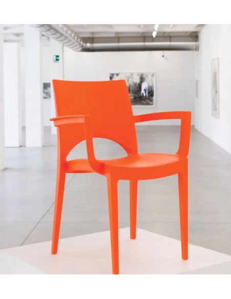 Sillón de polipropileno - Dimensiones cm 58 x 51 x 80 h