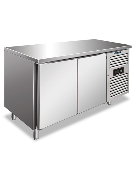 Tavolo refrigerato con 2 porte - Ventilato - cm 136 x 60 x 86 h Tavolo refrigerato con 2 porte - Ventilato - cm 136 x 60 x 86 h
