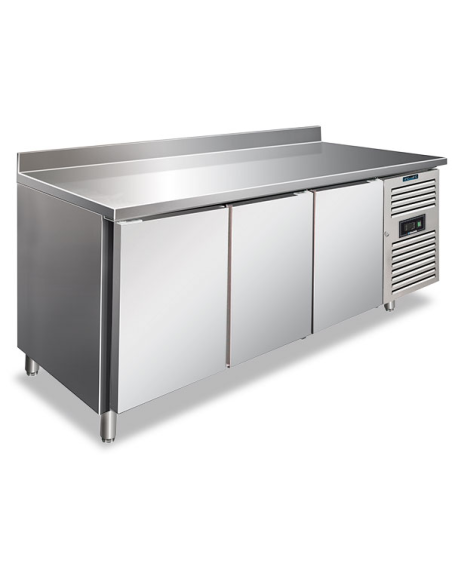 Tavolo refrigerato 3 porte - Alzatina - Ventilato - cm 179.5 x 70 x 96 h Tavolo refrigerato 3 porte - Alzatina - Ventilato - cm 179.5 x 70 x 96 h