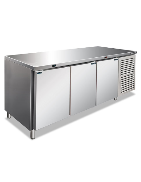 Mesa refrigerada 3 puertas - Doble temperatura - cm 179.5 x 70 x 86 h Mesa refrigerada 3 puertas - Doble temperatura - cm 179.5 x 70 x 86 h