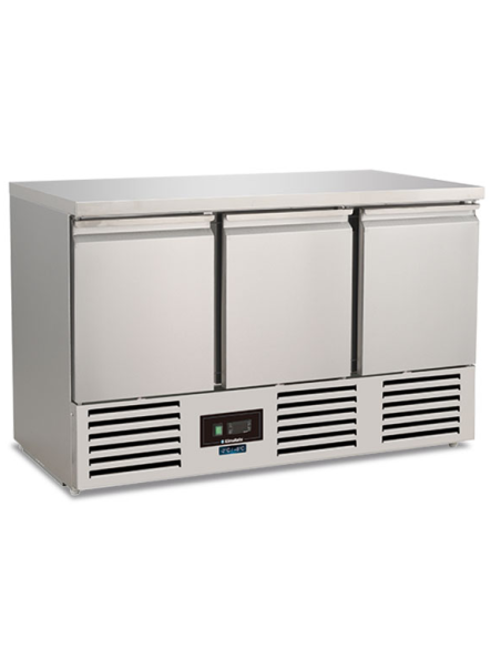 Saladette refrigerata 3 porte - Statica - cm 136.8 x 70 x 87 h Saladette refrigerata 3 porte - Statica - cm 136.8 x 70 x 87 h