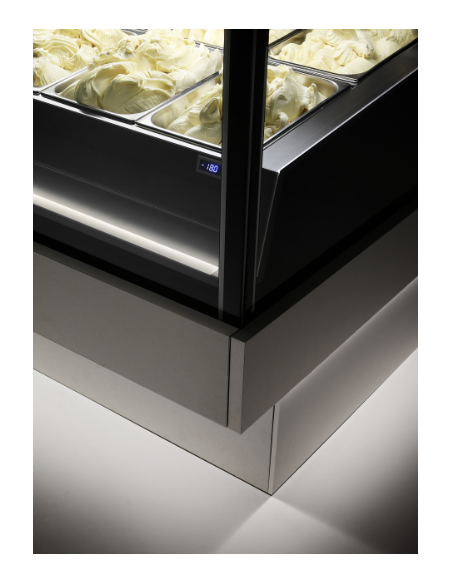 Ice cream display case - Ventilated - Dimensions cm 212.5 x 105.5 x 115.1 h
