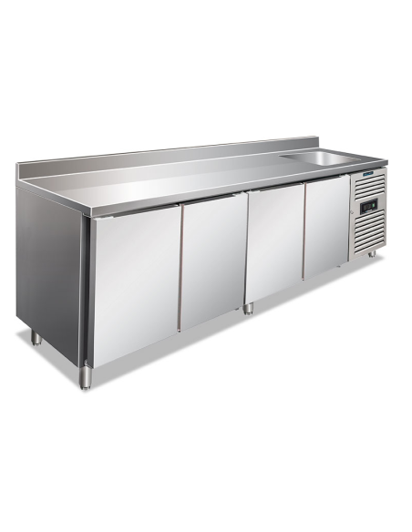 Tavolo refrigerato 4 porte - Lavello - cm 250 x 70 x 96 h Tavolo refrigerato 4 porte - Lavello - cm 250 x 70 x 96 h