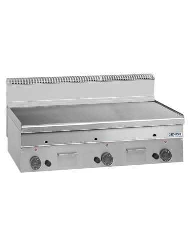Professional gas fry top with smooth chrome...
