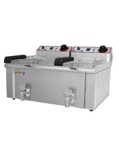 700 L fridge, 9+9 L fryer, knee-operated sink, smooth/ribbed electric griddle, sliding-door table 160 cm, powered hood 200 cm