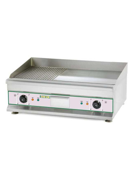 700 L fridge, 9+9 L fryer, knee-operated sink, smooth/ribbed electric griddle, sliding-door table 160 cm, powered hood 200 cm