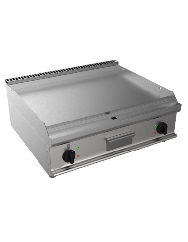 1400 L fridge, 6 hotplates, griddle, 4-tray...