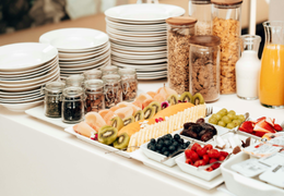 Breakfast Service in Hotels and B&Bs: How to Organize an Efficient and Appealing Buffet
