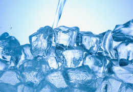 Macchine del Ghiaccio Professionali per Bar e Cocktail Bar: Guida Completa alla Scelta del Modello Giusto