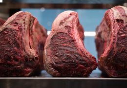 Tutto sulla frollatura della carne: perché scegliere una vetrina professionale 4.0