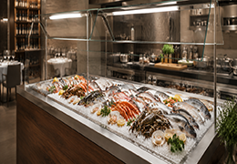 Refrigerated Fish Display Counters: How to Choose the Ideal Display to Preserve Freshness, Food Safety and Sales